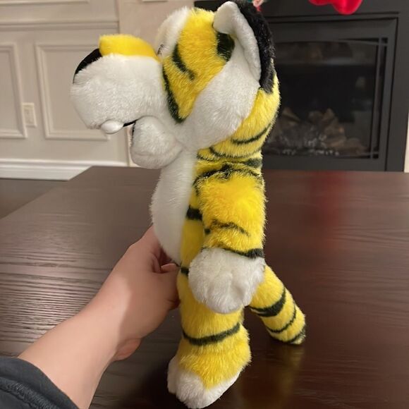 Purr-fection MJC Yellow and Black Tiger Vintage 1992 Excellent Condition 13” - Picture 4 of 8